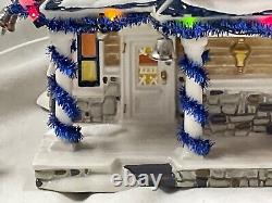Dept 56 Snow Village The Jingle Bells House #55380 Plays Song & Lights Up Excell