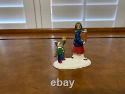 Dept 56 Sv Bundle Of 2 Tom's Foods & Coordinating Accessory Shopping With Mom