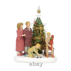 Dept 56 THE FAMILY OPENS THEIR GIFTS A Christmas Story Village 6015617 NEW 2025