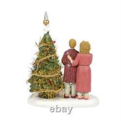 Dept 56 THE FAMILY OPENS THEIR GIFTS A Christmas Story Village 6015617 NEW 2025