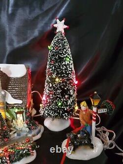 Dept 56 THE PEPPERMINT HOUSE Snow Village #55350 Item #100
