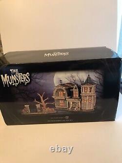 Dept 56 The Munsters 1313 Mockingbird Lane Building & Gate 6005631