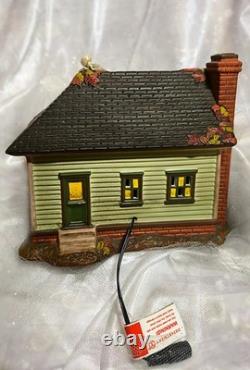 Dept 56 The Skeleton House RETIRED NEW WithDEFECT Halloween Village Trick-Or-Treat