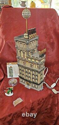 Dept 56 The Times Tower Times Square 2000 Gift Set With Original Box