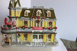 Disney Park CHRISTMAS VILLAGE HOLIDAY HOUSE CASEY'S CORNER Light Up