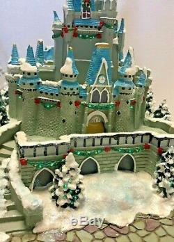 Disney Parks Christmas Holiday Village CINDERELLA CASTLE Light Up