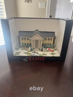 Elvis Graceland At Christmas House with Box Lights & Music 5 Songs LED Lights
