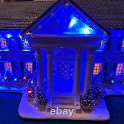Elvis Presley Graceland Christmas Illuminated & Musical House (READ DESC)