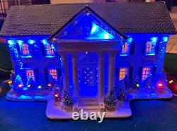 Elvis Presley Graceland Christmas Illuminated & Musical House (READ DESC)