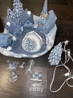 Grandeur Noel 13 Piece Porcelain Village Christmas Holiday Music Illuminated