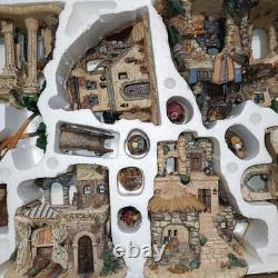 Grandeur Noel 2002 Bethlehem Village Set 44pc Collector's Edition