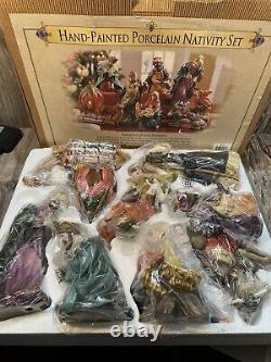 Grandeur Noel 2003 Hand Painted Porcelain Christmas Nativity Set Complete