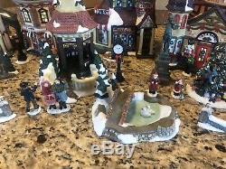 Grandeur Noel 34-piece Victorian Village 2000 Collector's Edition Christmas Euc