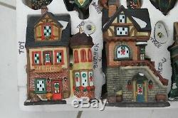 Grandeur Noel 34-piece Victorian Village 2000 Collector's Edition Christmas Euc