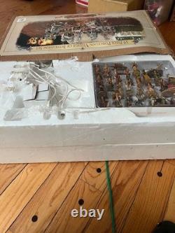 Grandeur Noel 39 Pc Porcelain Village Bethlehem Set 2000 Collector's Edition