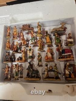 Grandeur Noel 39 Pc Porcelain Village Bethlehem Set 2000 Collector's Edition