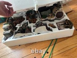 Grandeur Noel 39 Pc Porcelain Village Bethlehem Set 2000 Collector's Edition