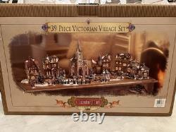 Grandeur Noel 39 Piece Victorian Village Porcelain Collector's Edition 1999