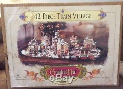 Grandeur Noel 42 Piece Train Village Christmas Set 2001 Collector's Edition NMIB