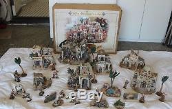 Grandeur Noel 44 Piece Bethlehem Nativity Village Collector's Edition Set 2003