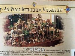 Grandeur Noel 44-Piece Bethlehem Village Set Nativity New in Box Factory Sealed