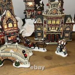 Granduer Noel Victorian Village Collectors Edition 2002