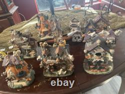 Hallmark Set Of 8 Lighted Halloween Village With Grass