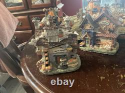Hallmark Set Of 8 Lighted Halloween Village With Grass