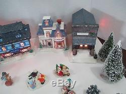 Handmade In Vermont 18-piece Complete Lighted Quaint Christmas Village BX3