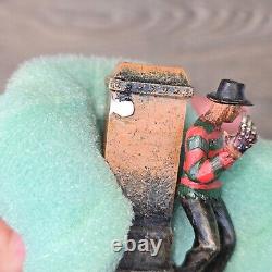 Hawthorne Village 842 Elm Street Nightmare on Elm Street Freddy House W Figurine