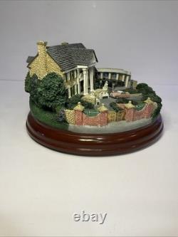 Hawthorne Village Graceland Elvis Lighted Sculpture 2002 #A1503 Hawthorne Village Graceland Elvis Lighted Sculpture 2002 #A1503