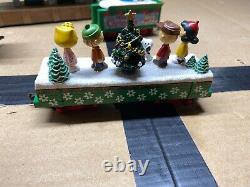 Hawthorne Village HO Scale Peanuts Train Set Snoopy, Charlie Brown, Lucy