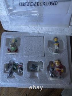 Hawthorne Village Simpsons Festive Friends Merry Christmas to Me withCOA