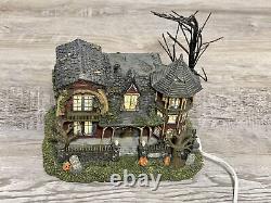 Hawthorne Village The Munsters 1313 Mockingbird Lane Halloween House (46076-2)