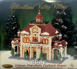 Heartland Valley Village Train Station Deluxe Porcelain Lighted House 2002