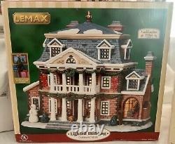 LEMAX Christmas Village Lot Of Houses And Accessories
