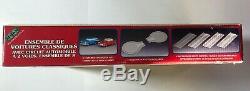 LEMAX Village Collection 2001 Classic Car Set With 2 Way Road