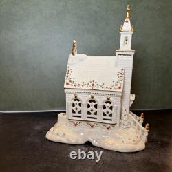 LENOX MISTLETOE PARK CHURCH 2005 Village Treasures -With Box Retired
