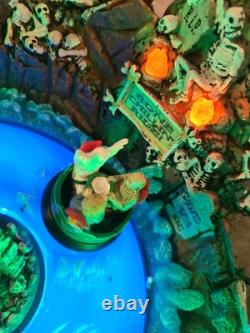 Lemax 24469 2012 Spooky Town Signature SKULL RIVER Halloween Building