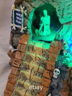 Lemax 24469 2012 Spooky Town Signature SKULL RIVER Halloween Building