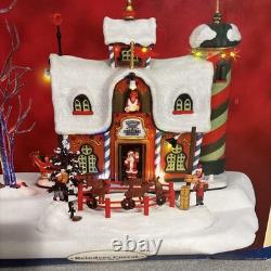 Lemax REINDEER CORRAL with Santa & Mrs Clause Collection Christmas Village