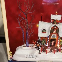 Lemax REINDEER CORRAL with Santa & Mrs Clause Collection Christmas Village