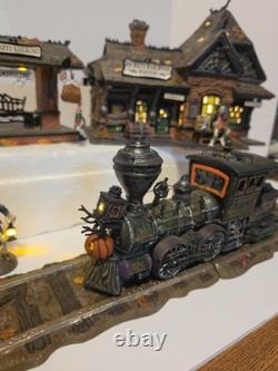 Lemax Rickety Rail Bundle Station, Platform Engine, Tracks, Accessories included