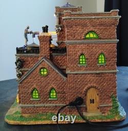 Lemax Spooky Town Grinning Goblin Brewery-Rare-Beautiful-Porcelain-HTF