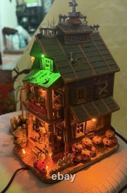 Lemax Spooky Town Grisley's Greenhouse LIGHTS WORK/ NO SOUND/ MISSING 2 PIECES