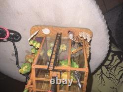 Lemax Spooky Town Grisley's Greenhouse LIGHTS WORK/ NO SOUND/ MISSING 2 PIECES