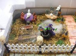 Lemax Spooky Town Halloween Lighted Spooky Front Yard Phantom Way #44101