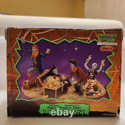 Lemax Spooky Town Halloween TREASURE MAP TROUBLE & PIRATES TREASURE CHEST (lit)