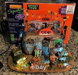 Lemax Spooky Town Killer Clown Mobile Home #14323 Michael's Exclusive! Retired