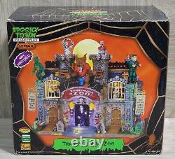 Lemax Spooky Town Transylvania Zoo Halloween Town 2010 no. 05041 TESTED